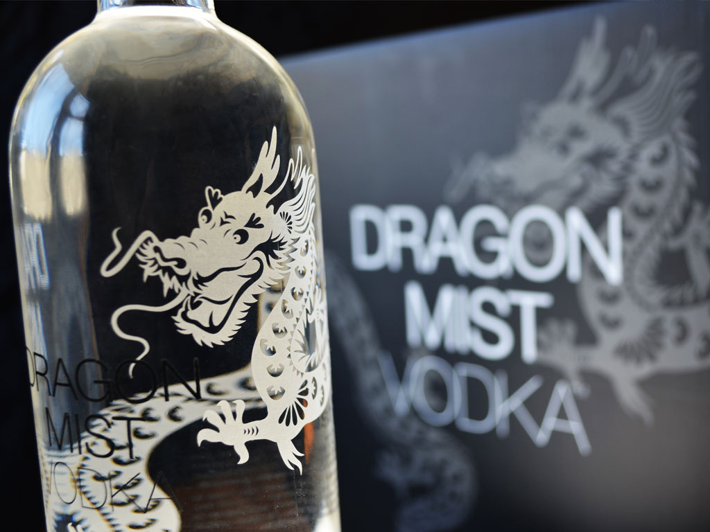Dragon Mist bottle and bottle case